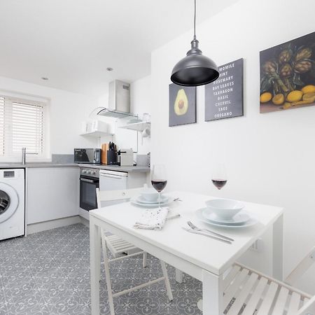 Boujis Central Plymouth Apartment - Sleeps 4 - Habita Property Екстериор снимка