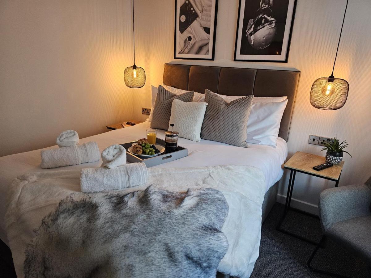 Boujis Central Plymouth Apartment - Sleeps 4 - Habita Property Екстериор снимка