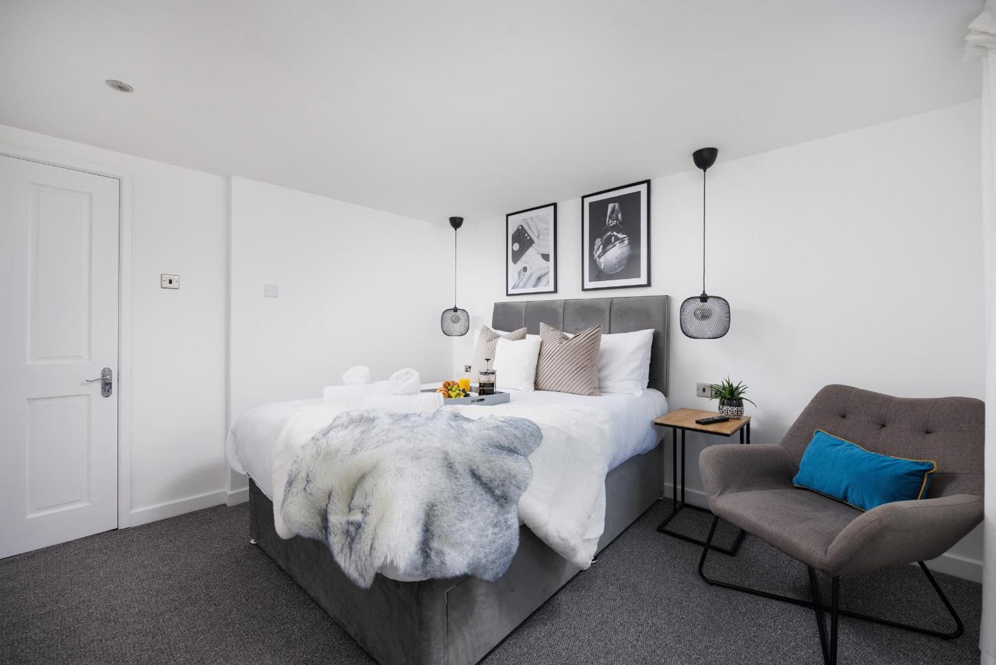 Boujis Central Plymouth Apartment - Sleeps 4 - Habita Property Екстериор снимка