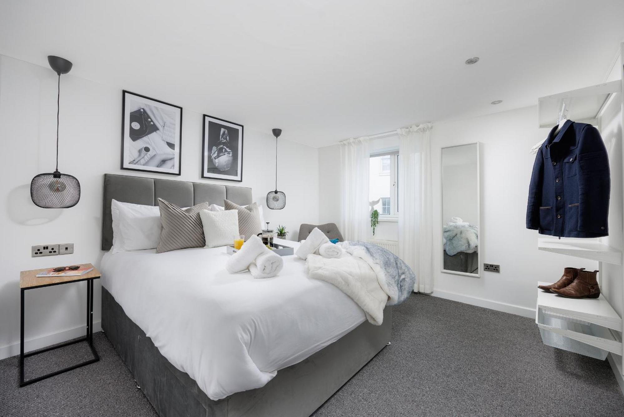 Boujis Central Plymouth Apartment - Sleeps 4 - Habita Property Екстериор снимка